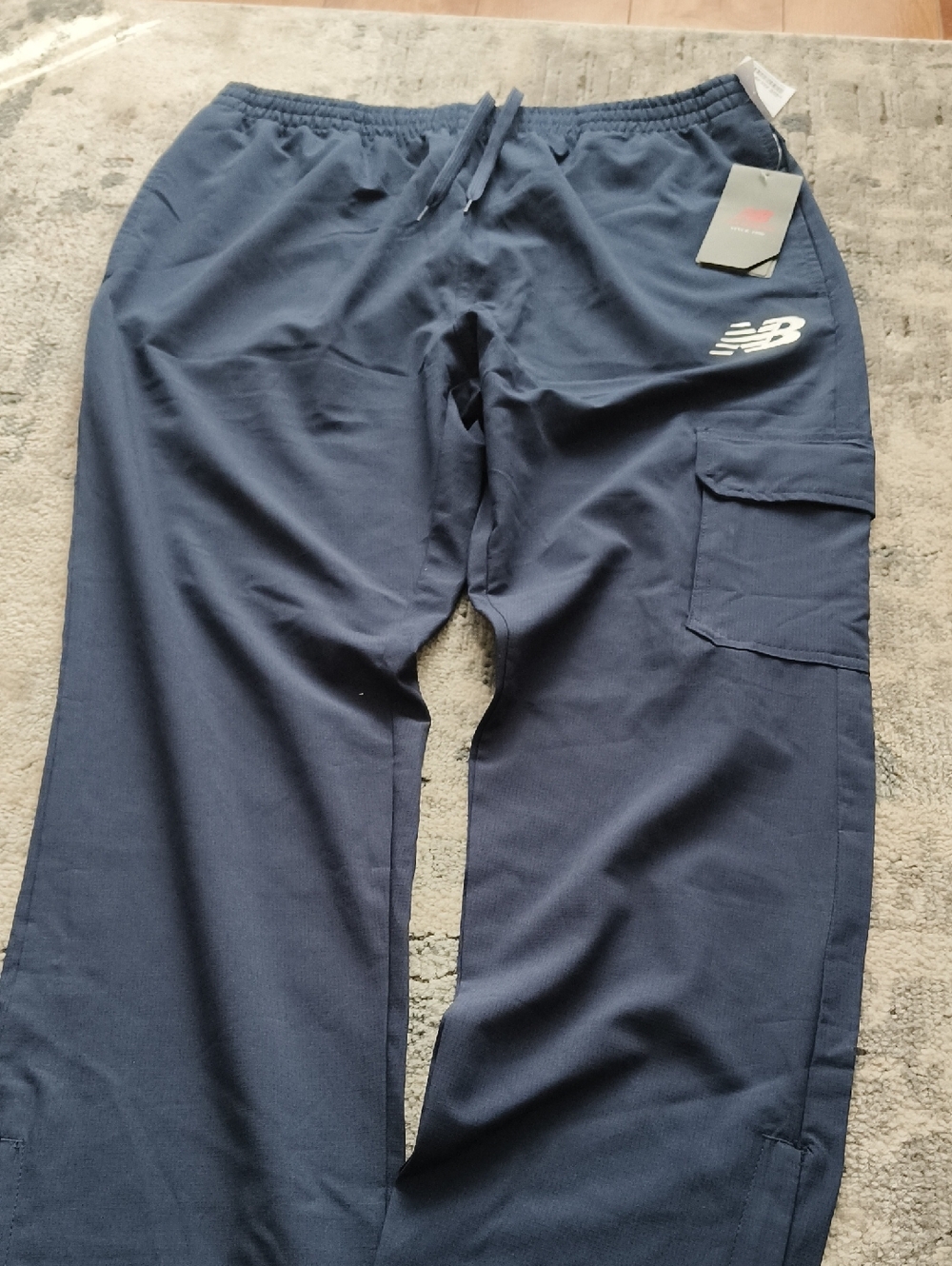 New Balance Men’s Navy Cargo Pants with Side Pocket